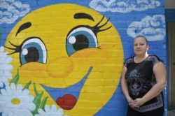 Уличное искусство в Днепре: жительница города создает яркие картины на стенах домов - рис. 10