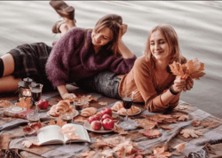 Подборка «теплых» осенних фото днепрян - рис. 1