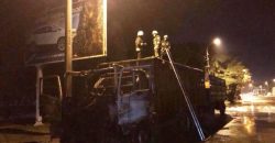 Ночью на улице Каруны во время движения загорелся грузовик - рис. 6