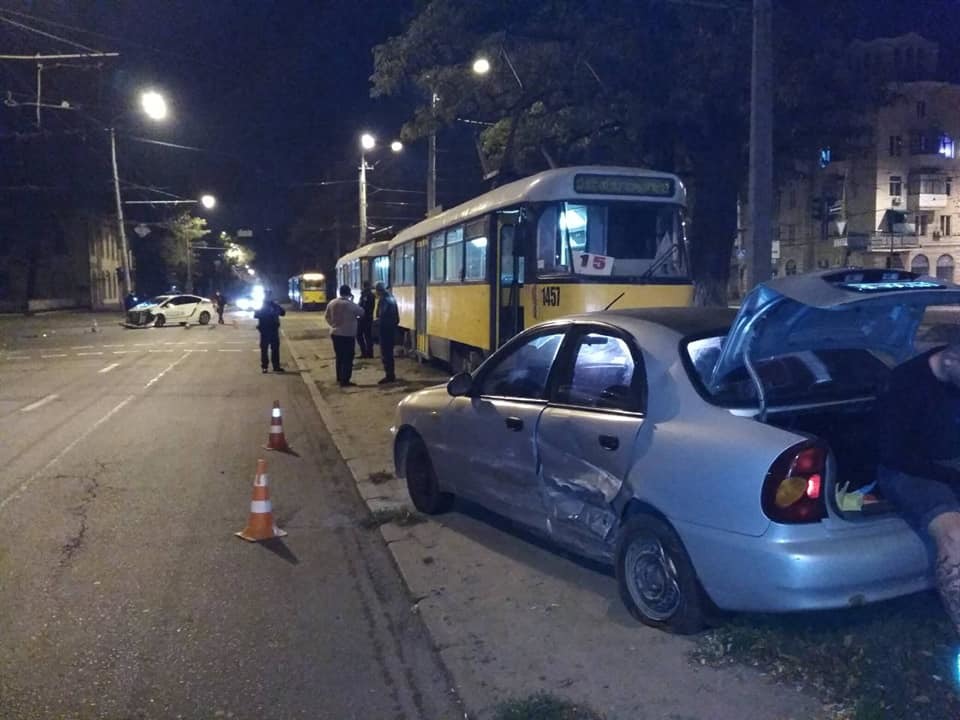Ночью полицейский автомобиль попал в ДТП - рис. 2