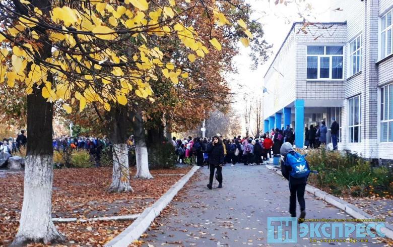 Из-за разлитого брома эвакуировали школу в Павлограде - рис. 1