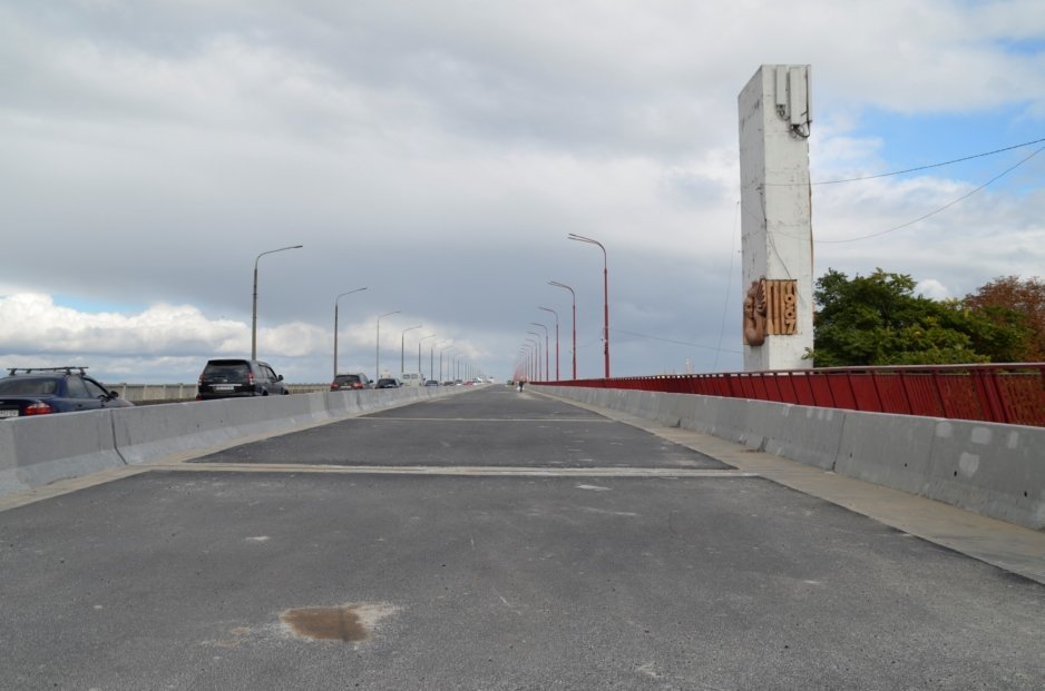 В Днепре закончили ремонт правой части Центрального моста - рис. 1