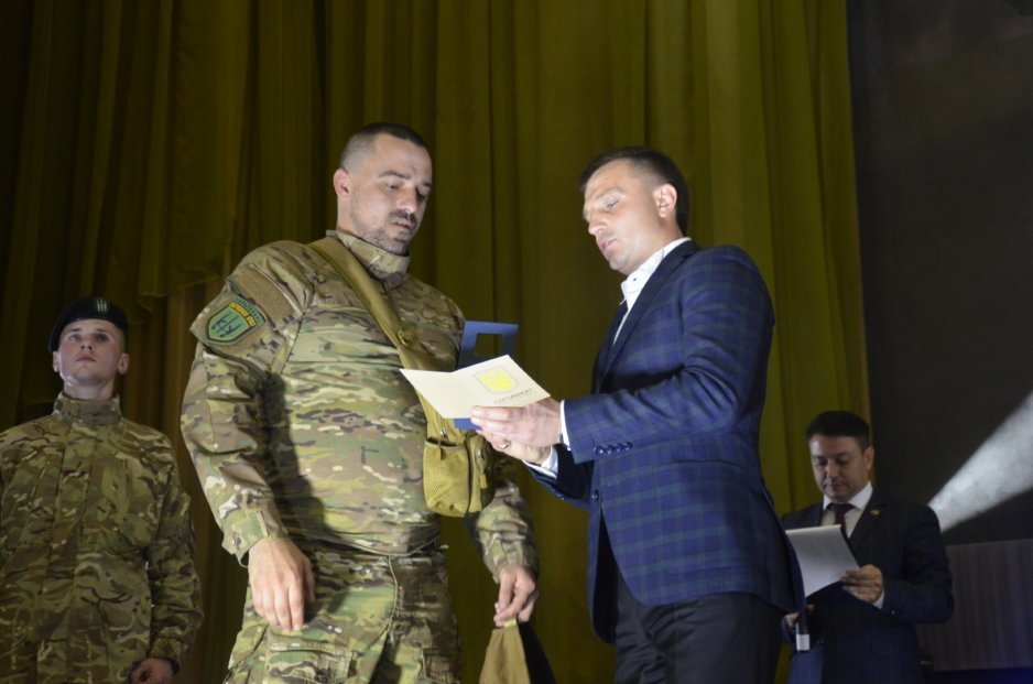 Бойцы Украинской добровольческой армии получили почетные награды - рис. 8