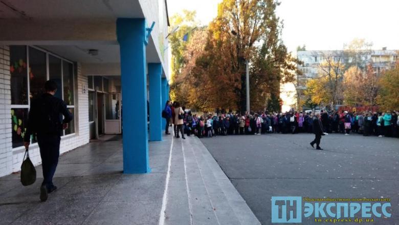 Из-за разлитого брома эвакуировали школу в Павлограде - рис. 2