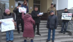 Как днепровские активисты пикетировали епархию - рис. 22