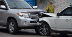 Тройное ДТП на Короленко: Land Cruiser разбил две машины - рис. 4