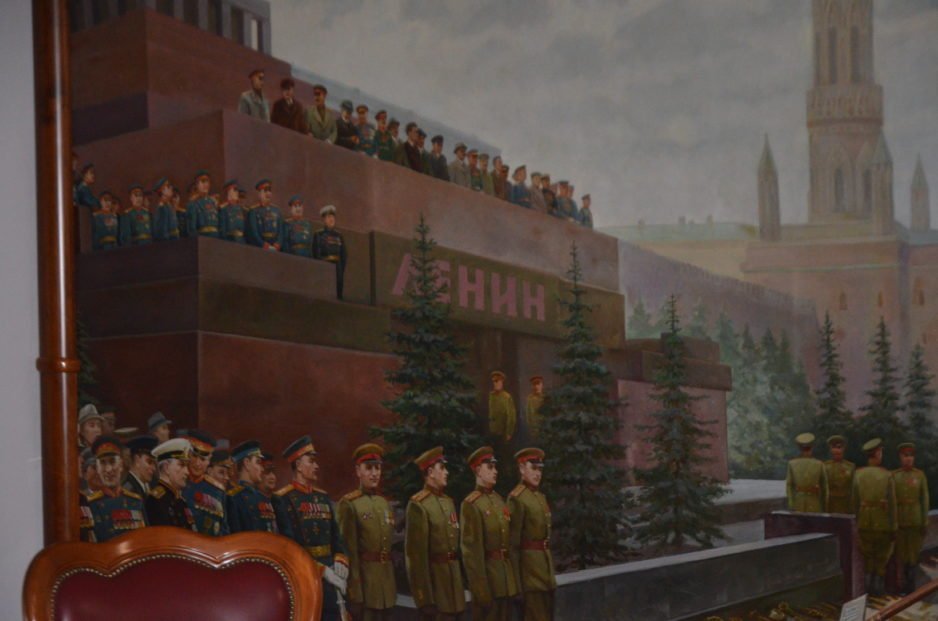 В одном из отелей Днепра возник конфликт из-за портретов Сталина и Ленина - рис. 5