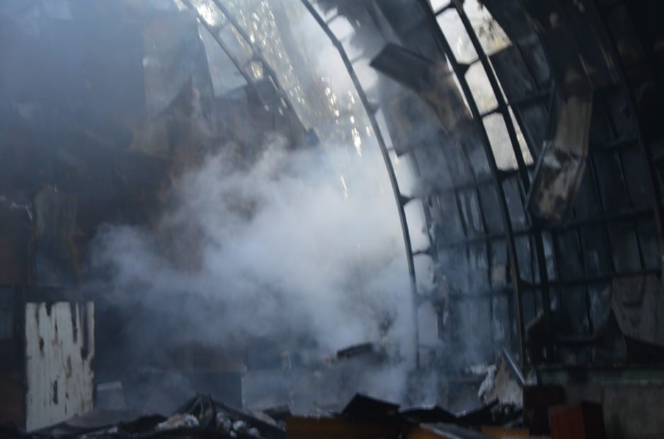 В Днепре подожгли склад на территории детского дома - рис. 4