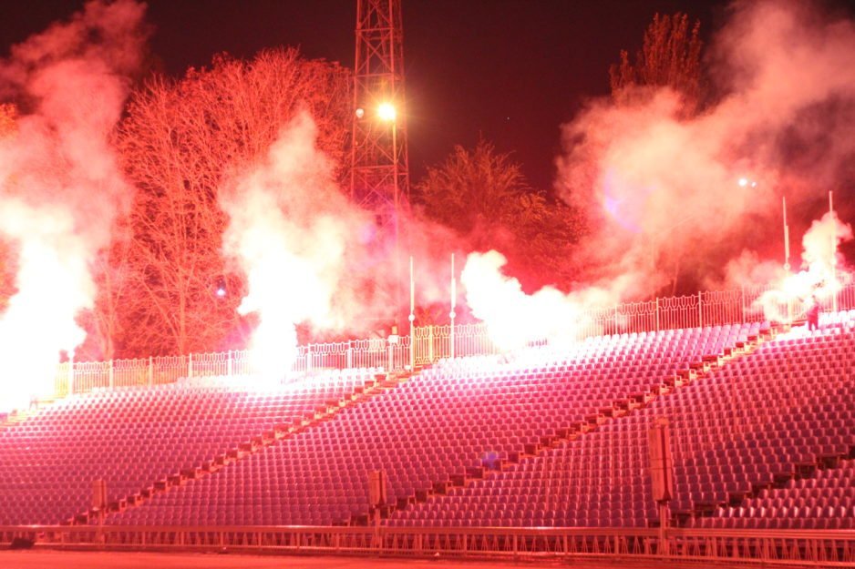 На стадионе Метеор зажгли фаера в честь столетия ФК «Днепр» - рис. 11