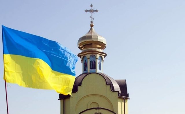 Общественность и верующие Днепропетровской области требуют от священнослужителей принять участие в Объединительном соборе - рис. 1