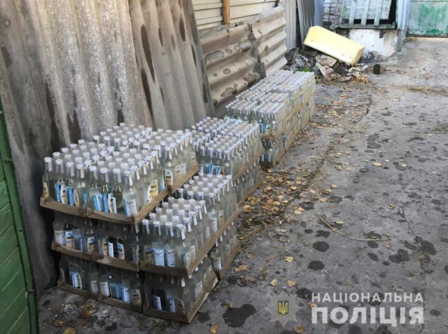 Полицейские изъяли поддельный алкоголь на сумму более полумиллиона гривен - рис. 1