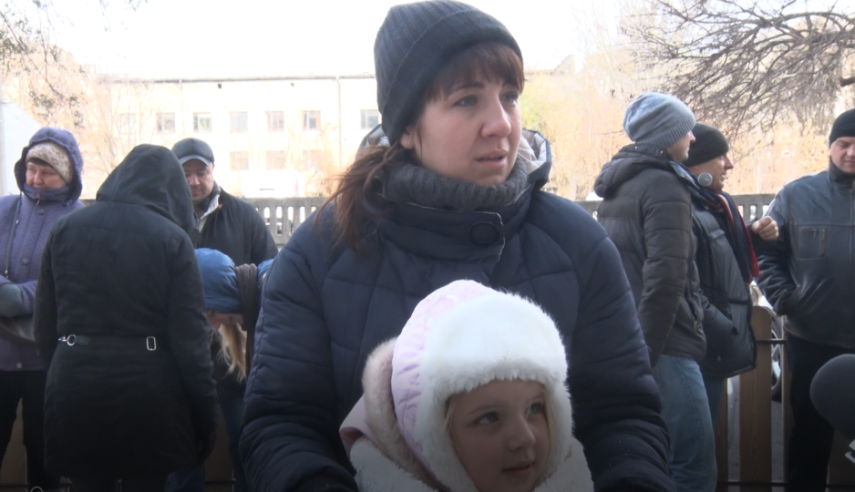 В Днепре жители дома взбунтовались против ограждения на детской площадке - рис. 16