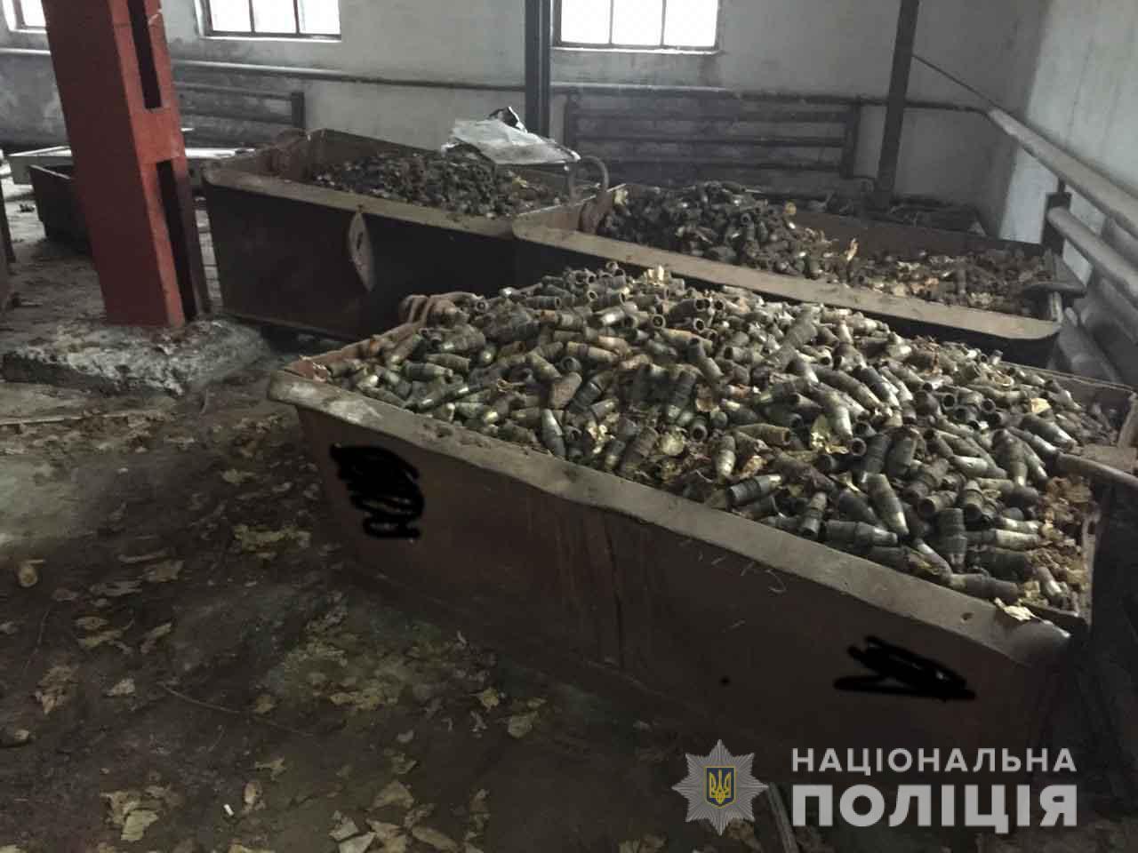 На Днепропетровщине обнаружили 15 тонн детонаторов к боеприпасам - рис. 1