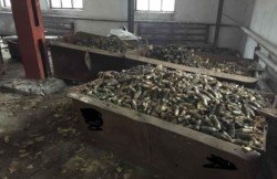 На Днепропетровщине обнаружили 15 тонн детонаторов к боеприпасам - рис. 21