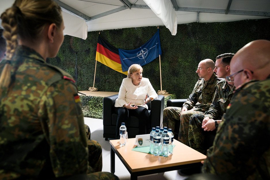 Ангела Меркель настаивает на освобождении украинских моряков - рис. 1