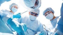 Днепровские хирурги проводят уникальные пластические операции для участников войны на Востоке Украины - рис. 10