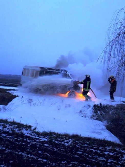 На трассе в Новомосковском районе горел автомобиль - рис. 3