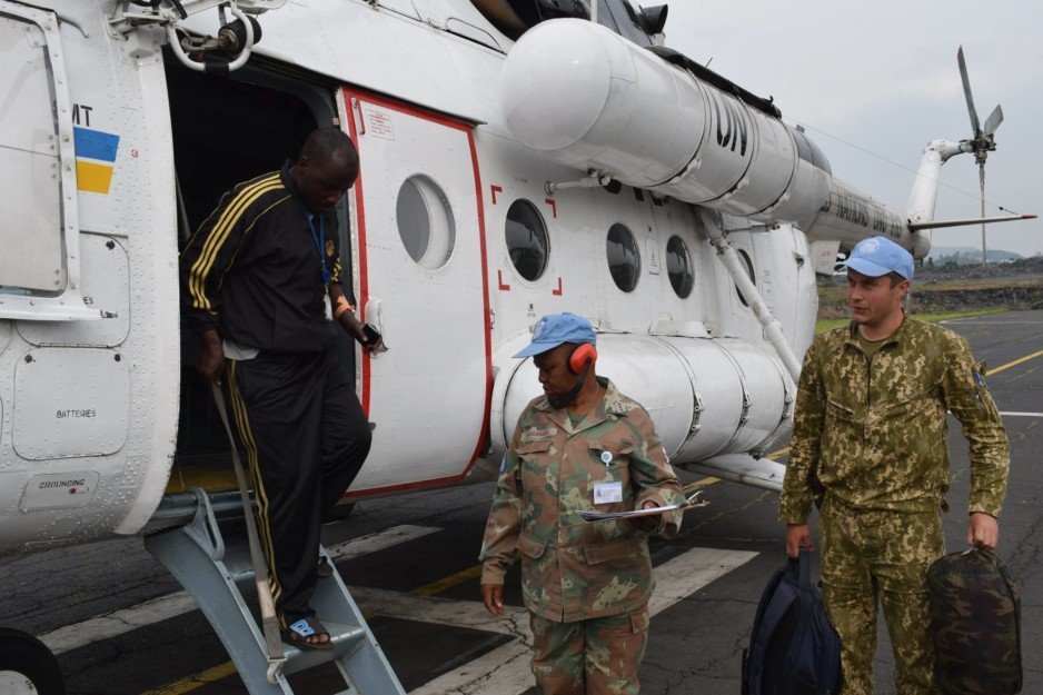 Братья по оружию: украинские военные летчики спасли малавийского миротворца в Демократической Республике Конго - рис. 4