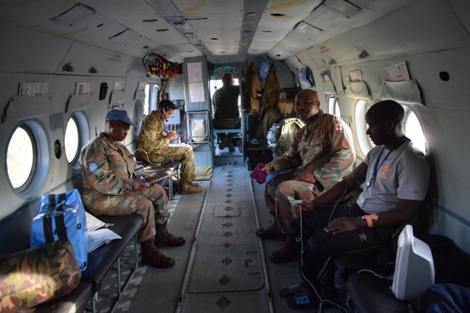 Братья по оружию: украинские военные летчики спасли малавийского миротворца в Демократической Республике Конго - рис. 1
