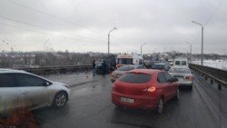 На Южном мосту в Днепре произошло ДТП - рис. 19