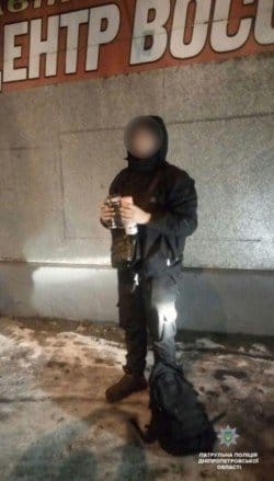 В Днепре студент раскрашивал стены домов рекламой наркотиков - рис. 20