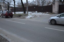 Отреагировали: в центра Днепра убрали с дороги ранее установленные блокировщики парковки - рис. 14