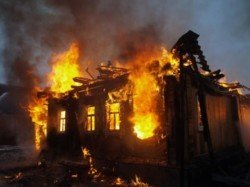 На Днепропетровщине в горящем доме найдено тело человека - рис. 12