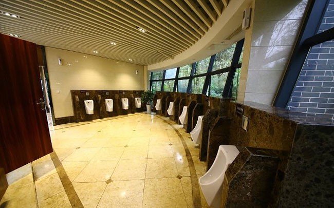 В Китае открыли 5-звёздочный общественный туалет - рис. 2
