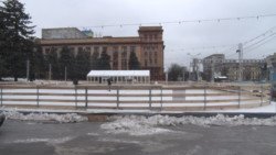 Городские власти рассказали когда откроется бесплатный каток в центре города - рис. 19