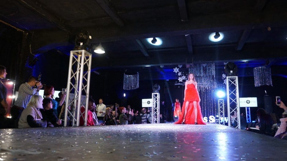 Яркие наряды и необычные сочетания: второй день Dnipro Fashion Days Christmas Show - рис. 2
