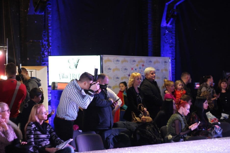 Яркие наряды и необычные сочетания: второй день Dnipro Fashion Days Christmas Show - рис. 11