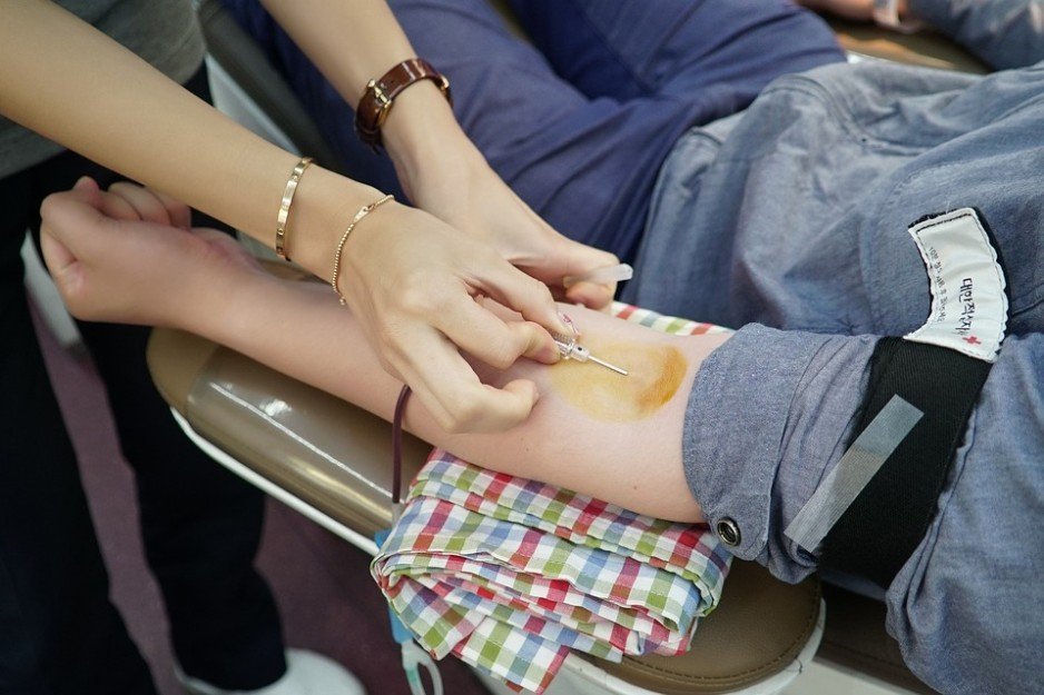 В Днепре спасатели сдадут кровь для детской больницы - рис. 1
