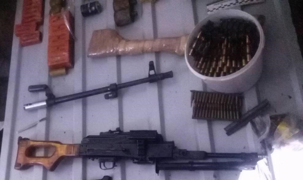 В одном из гаражей в Каменском обнаружили арсенал оружия и боеприпасов - рис. 3