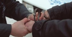 В Кременчуге пьяные полицейские ограбили и избили прохожего - рис. 5