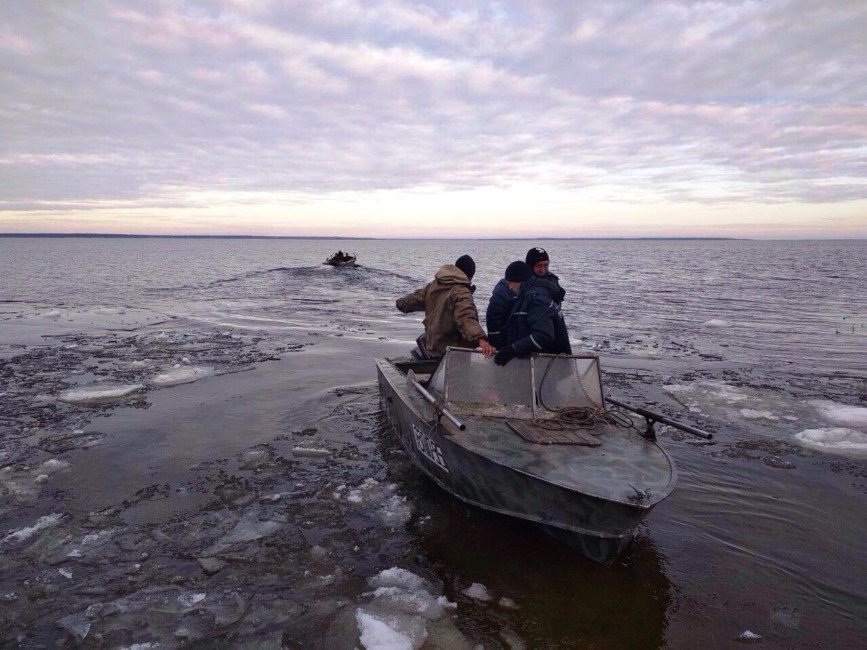Водолазы-спасатели изъяли из реки тело рыбака в Верхнеднепровском районе - рис. 1