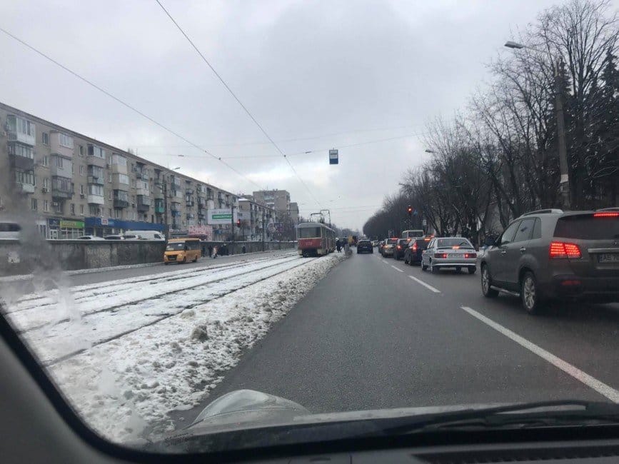 В Днепре ещё один трамвай сошёл с рельсов - рис. 1