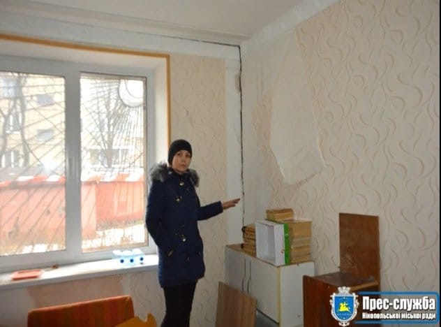 В Никополе эвакуируют людей из треснувшего дома - рис. 2