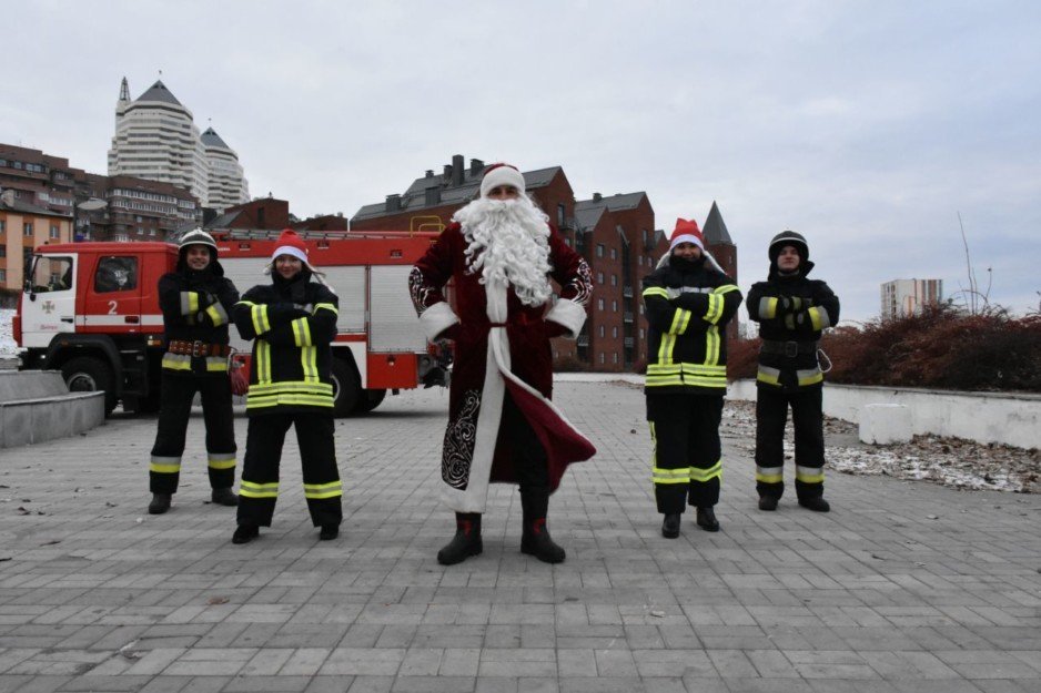 Днепровские спасатели сняли новогодний видеоролик - рис. 5