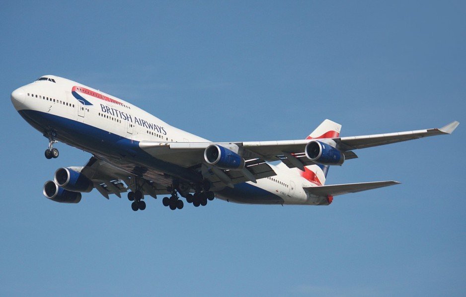 12 января — состоялся первый полёт сверхвместительного самолёта Boeing 747 - рис. 1