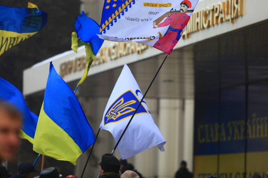 В Днепре проходит митинг в поддержку переименования Днепропетровской области - рис. 5