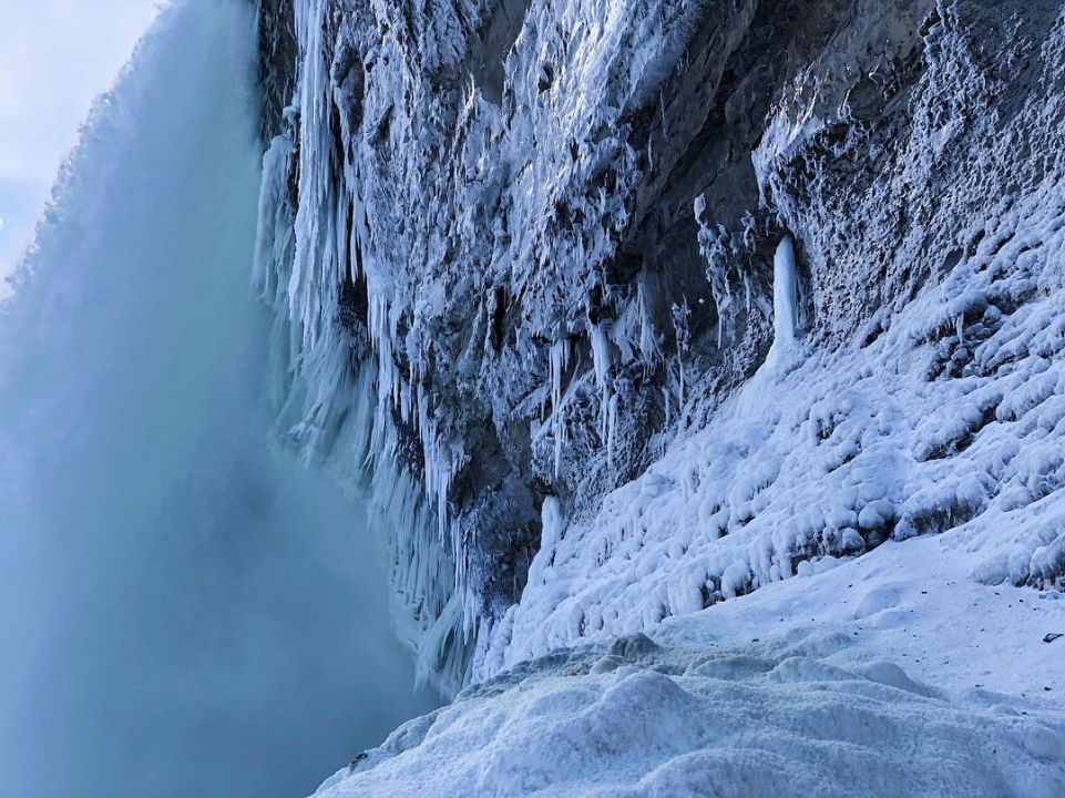 В Северной Америке замёрз Ниагарский водопад - рис. 3