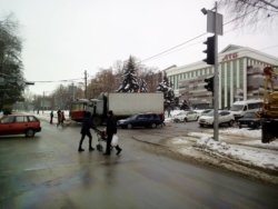 В Днепре грузовик врезался в трамвай - рис. 14