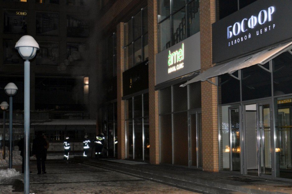 На Екатеринославском бульваре в Днепре горел торговый комплекс - рис. 6