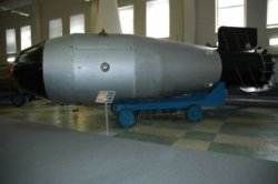16 января — Никита Хрущев заявил о создании водородной бомбы - рис. 13