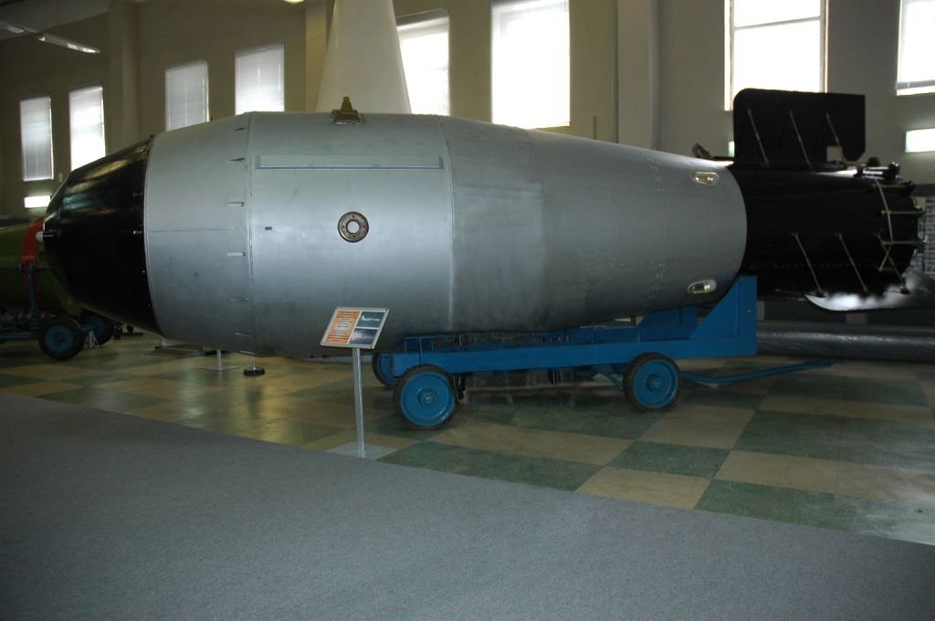 16 января — Никита Хрущев заявил о создании водородной бомбы - рис. 1