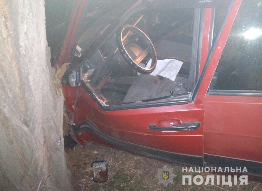 «Чужое добро жжёт руки»: под Днепром угнали и разбили автомобиль - рис. 1