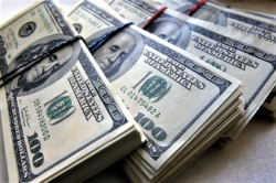 В Америке работник продуктового магазина выиграл в лотерею 1 000 000 долларов - рис. 10