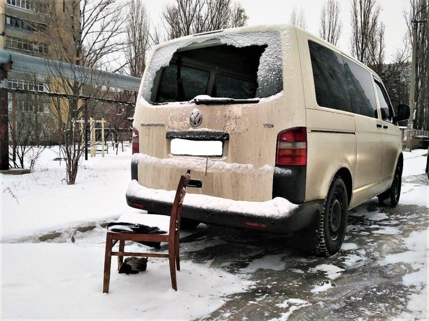 Воры любят комфортные условия: в Днепре на Победе обокрали автомобиль - рис. 2
