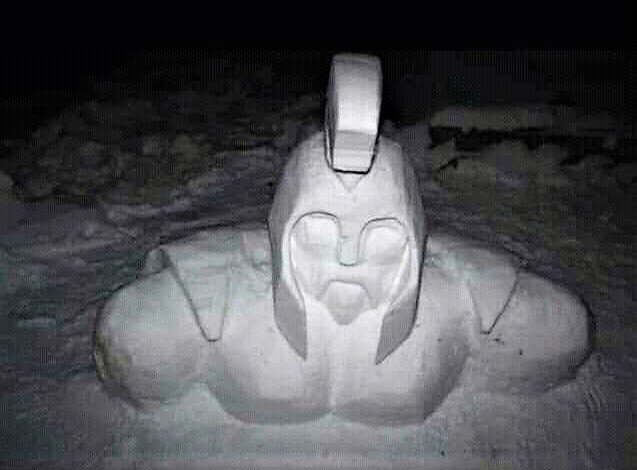 В Днепре появились оригинальные снежные скульптуры - рис. 6