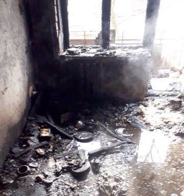 В Новомосковске горела квартира жилого дома: спасено два человека - рис. 21